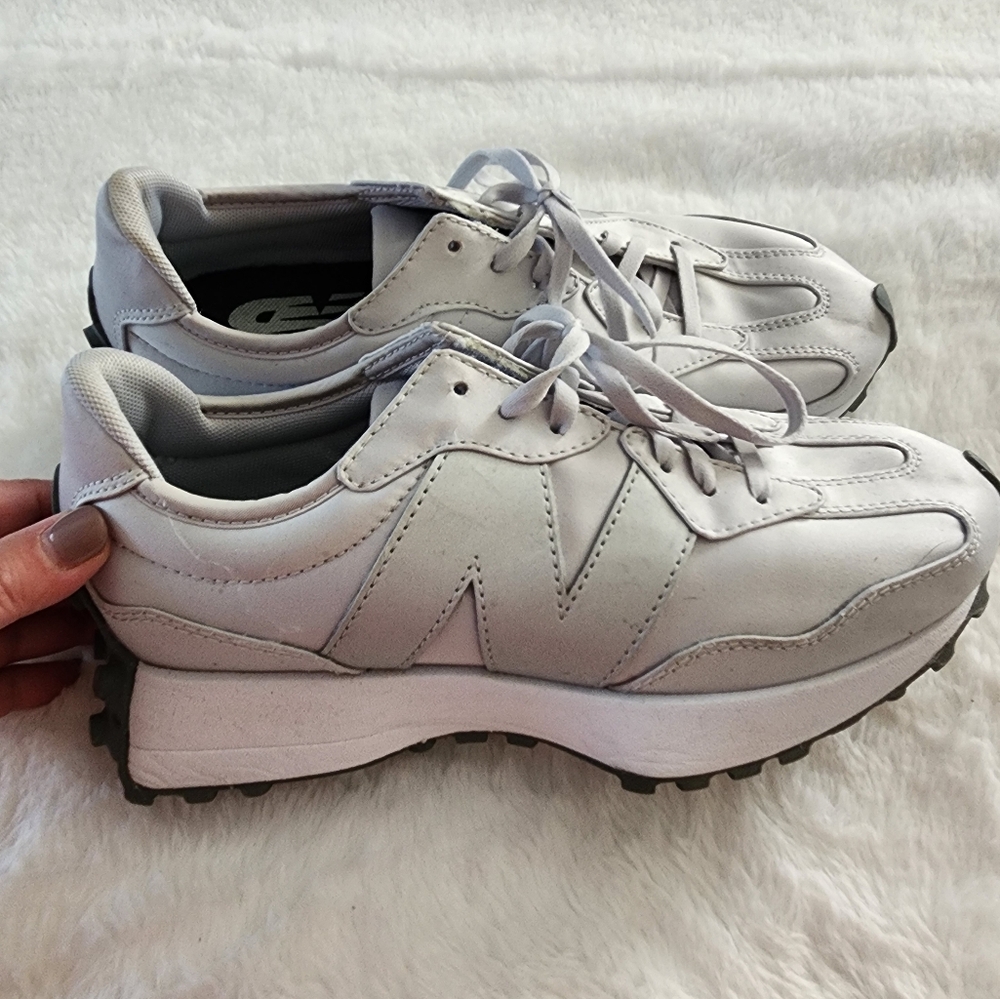 New Balance 327